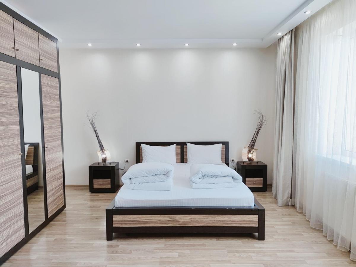 Positive Apartman Lviv Kültér fotó