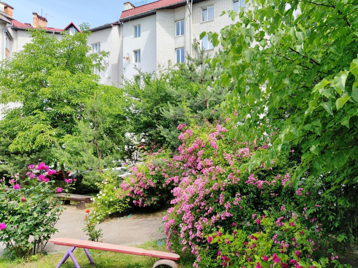 Positive Apartman Lviv Kültér fotó